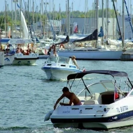 De La Mer * Saint-Cyprien (Dordogne)